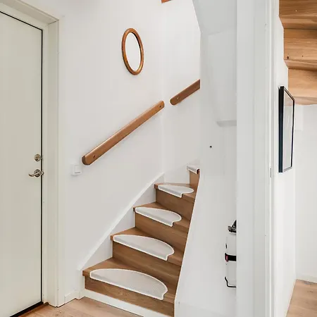 Central Beautiful Modern Accommodation Near Stockholm City Exterior photo